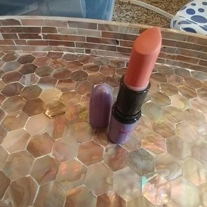Mac Kelly Osborne lipstick RIOT HOUSE